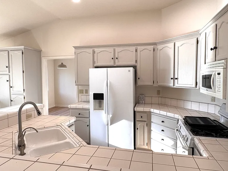 146 Northridge Dr — Photo 6