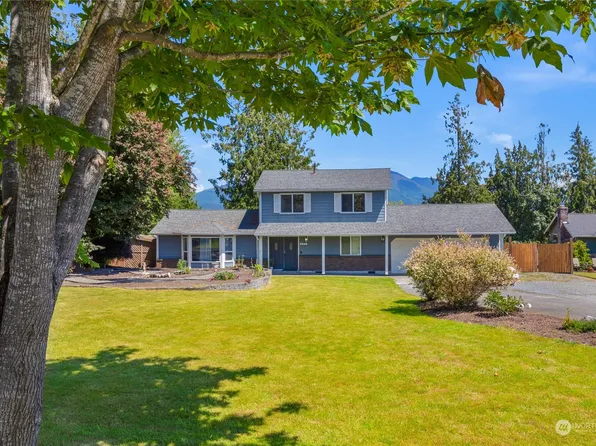 2208 N Trumpeter Drive, Mount Vernon, WA 98273