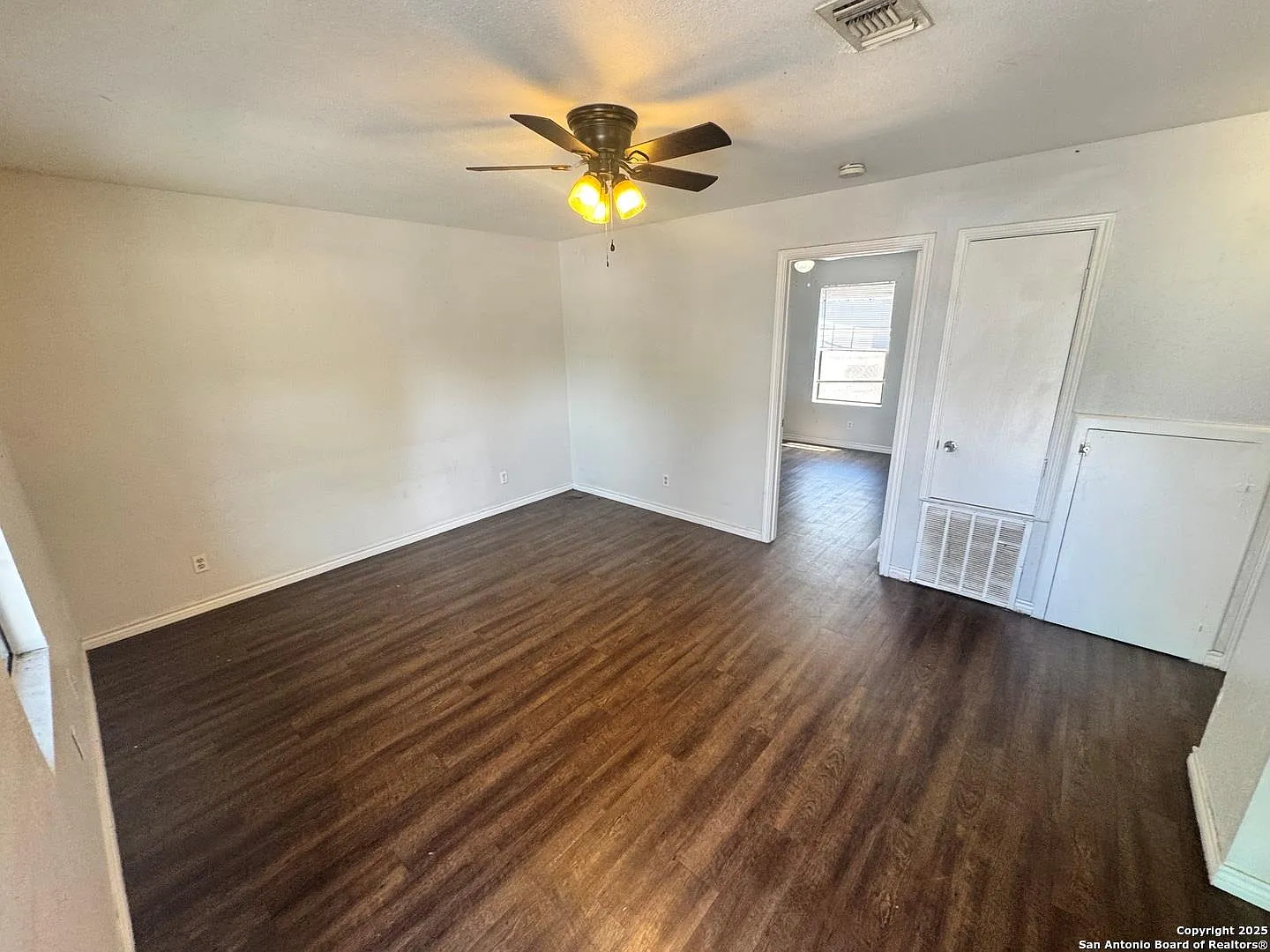 2 bed, 1.0 bath, 800 sqft, $800 — Photo 1