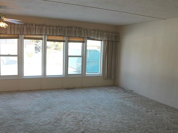 3rd image of 706 Avenue F