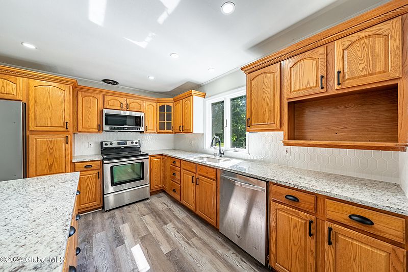 4th image of 6 Fletcher Road