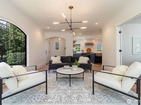 3rd image of 385 S 1st Avenue