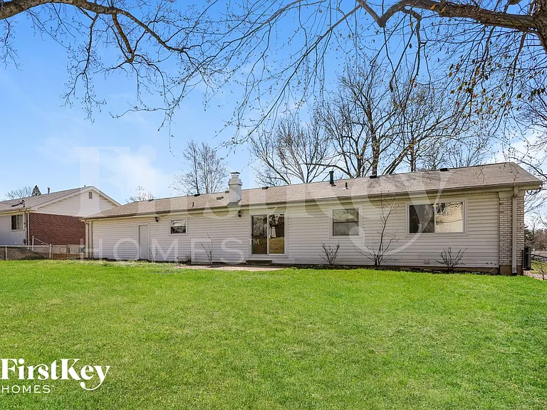 13235 Delft Dr — Photo 15