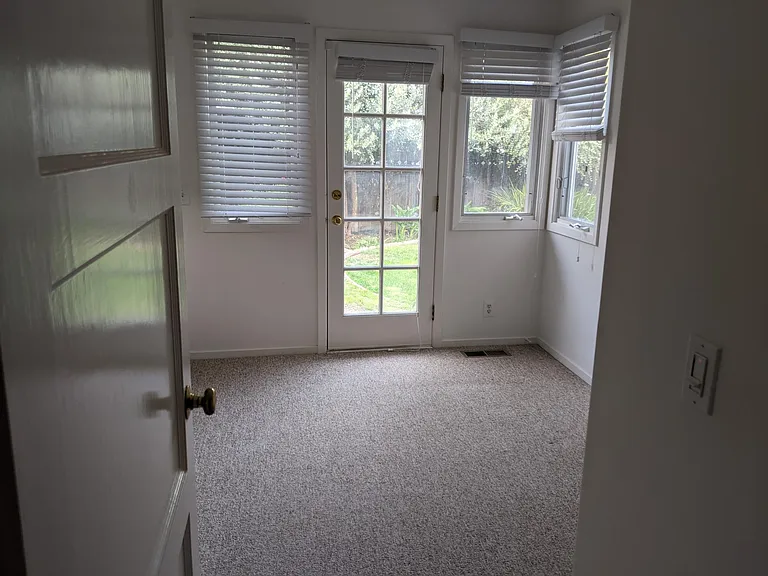 1661 Castilleja Ave — Photo 13