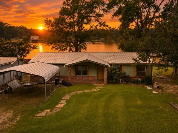 135 County Road 193, Gary, TX 75643