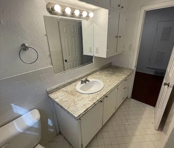 1227 Park Ctr — Photo 11