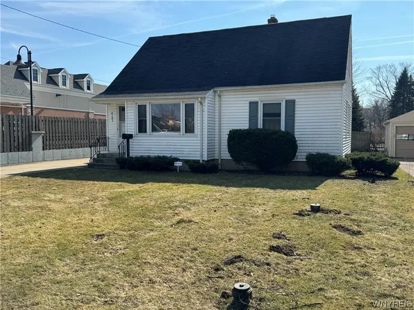 4181 Walker Pl, Hamburg, NY 14075