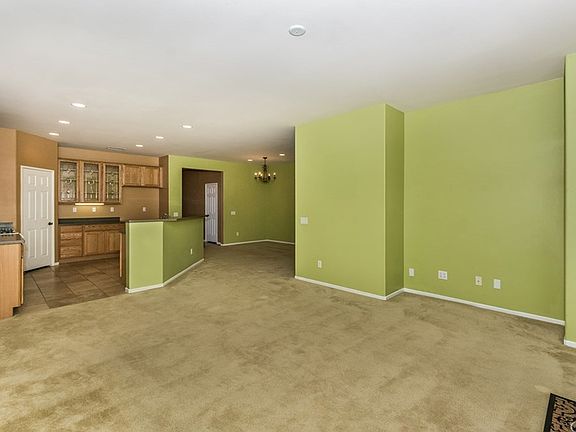 5th image of 11844 Maywood St
