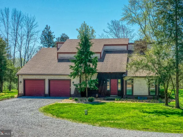 135 Morlatton Rd, Douglassville, PA 19518