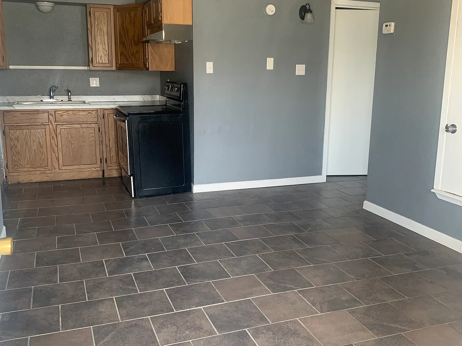 2 bed, 750 sqft, $750 — Photo 2
