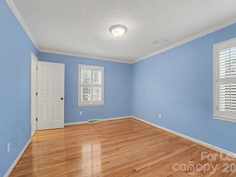 11002 Harrisburg Rd — Photo 9