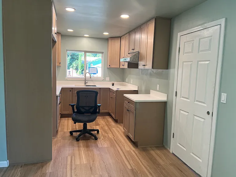 1287 Locust St — Photo 5