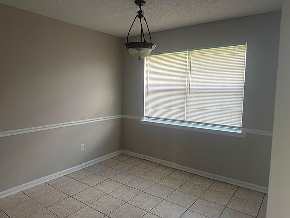4th image of 727 Timber Ridge Trl