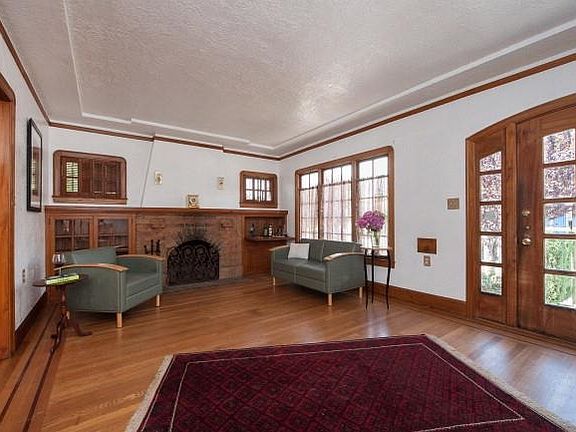 3rd image of 3140 61st Ave