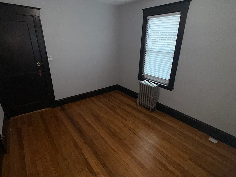 75 Sterling St #A — Photo 5