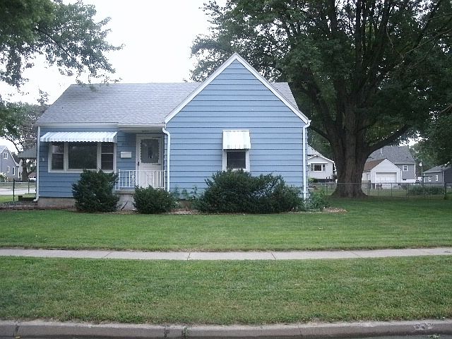 1st image of 2800 S Coral St