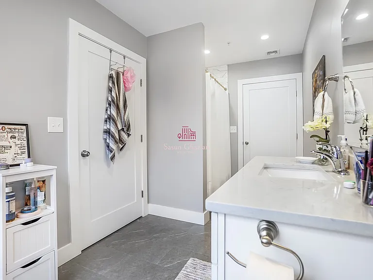 245 Bussey St #303 — Photo 12