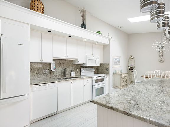 4th image of 680 Tennis Alley Ct SW APT 102