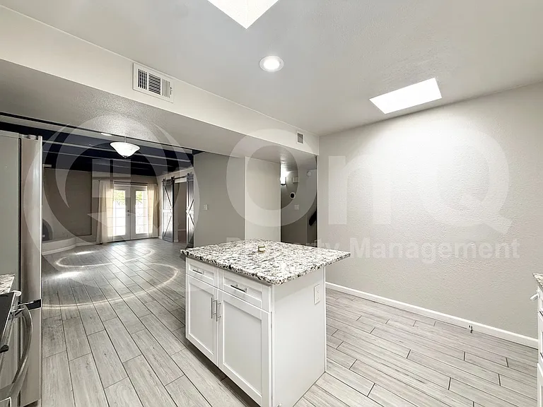 3211 S College Ave — Photo 6