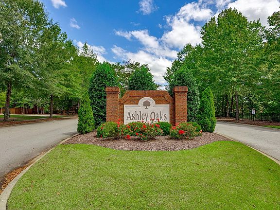 4th image of 712 Scarlet Oak Rd