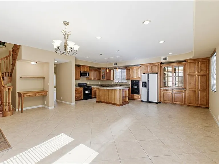 6958 Amigo Ave — Photo 3