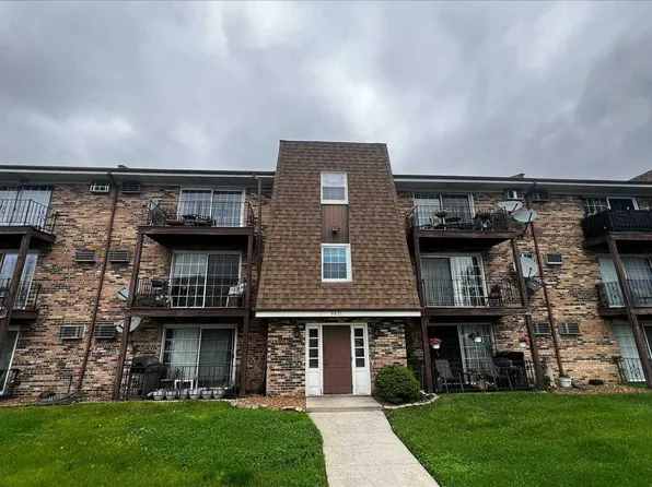 9821 Nottingham Ave APT 308, Chicago Ridge, IL 60415