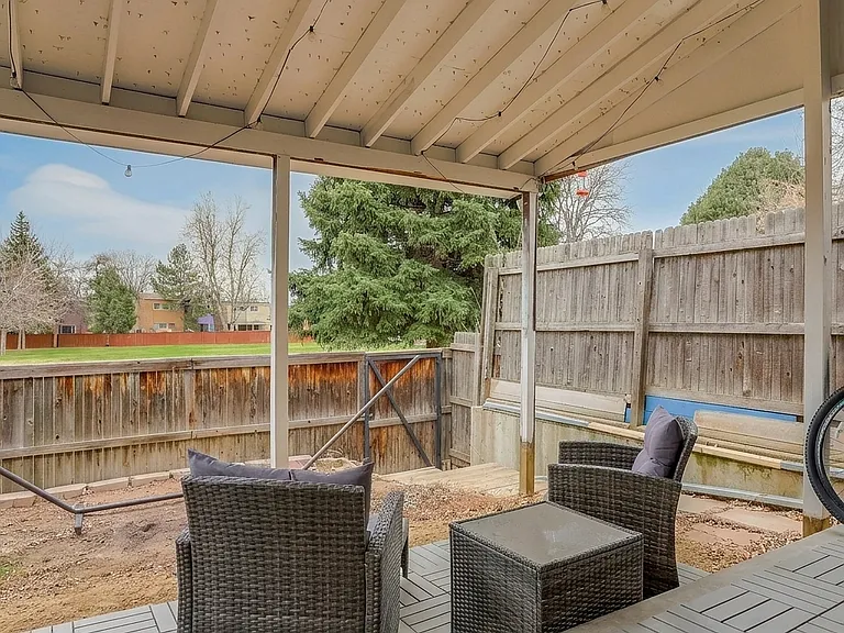 11646 Lincoln St — Photo 51