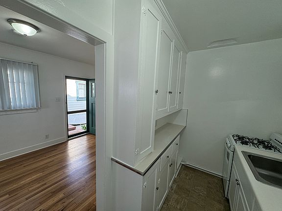2nd image of 1232 18th St APT D