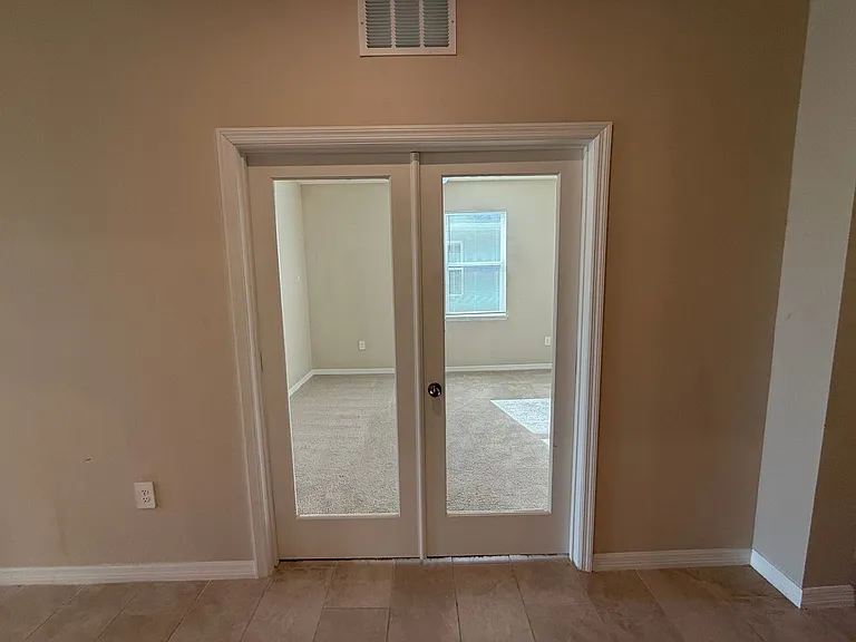 5740 Woodland Sage Dr — Photo 35
