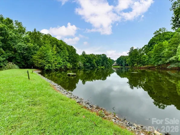 5838 Lake Providence Ln, Charlotte, NC 28277
