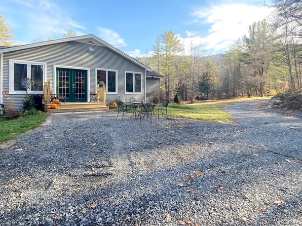 6 Cobb Ln, Jamaica, VT 05343