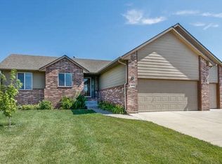1007 E Splitwood Way, Derby, KS 67037