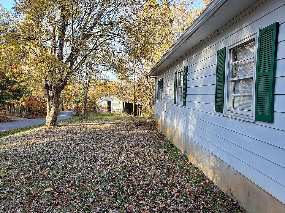 2nd image of 180 Blueberry Ln