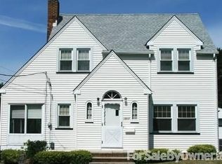 1917 Lincoln Rd, Wickliffe, OH 44092