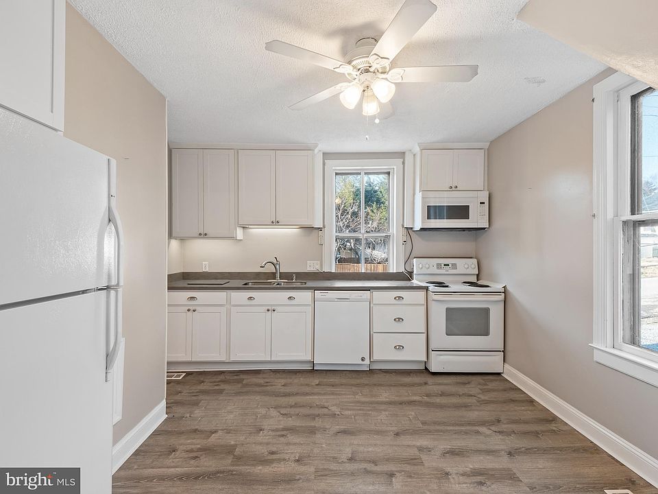 522 W Washington St, Charles Town, WV 25414 Zillow