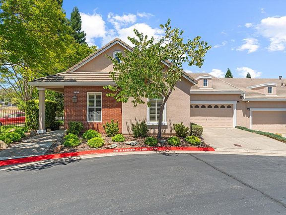2nd image of 3745 Park Dr