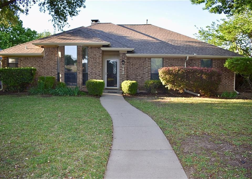 1st image of 842 Meadowglen Cir