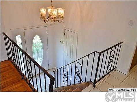 4th image of 14 Bayberry Ln