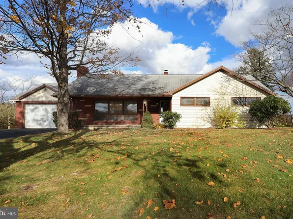 1457 Curtin St, State College, PA 16803