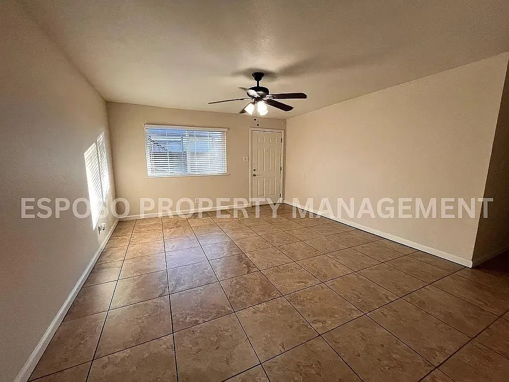 358 N Valeria St - 101 — Photo 1