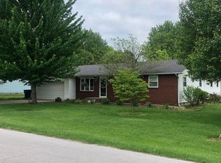 806 E McVay St, Marshfield, MO 65706