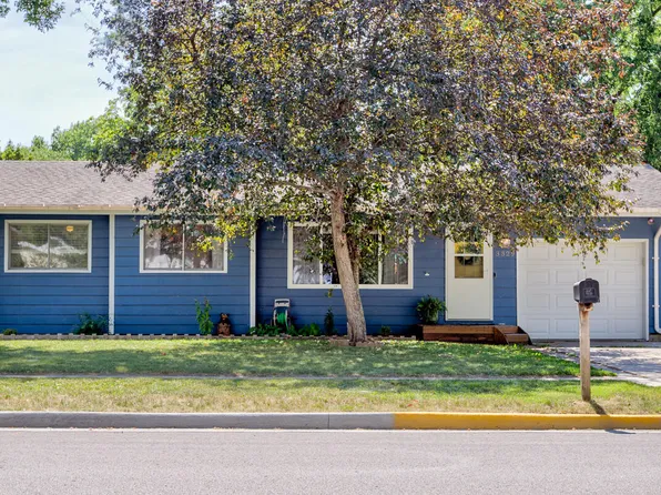 3329 Harcourt Dr, Ames, IA 50010
