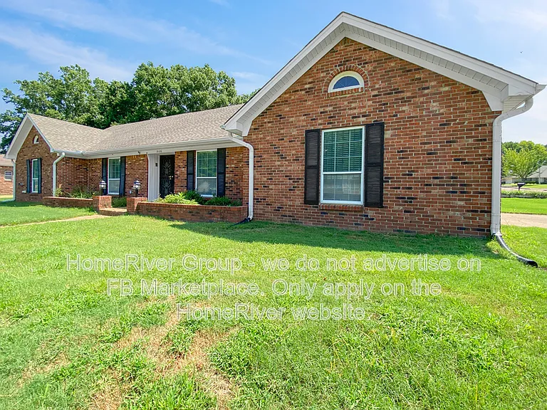 3106 Yates St — Photo 2