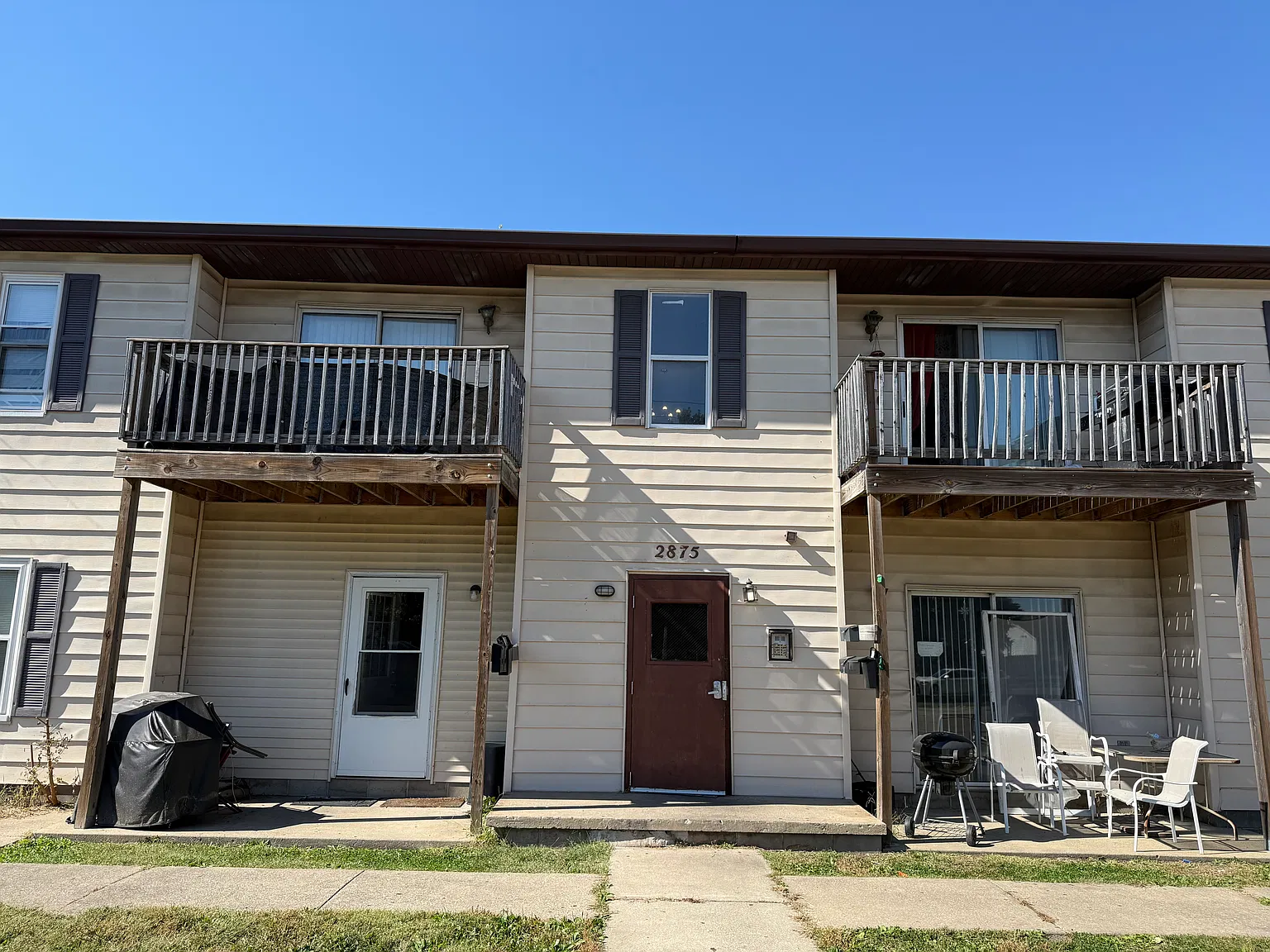 2 bed, 825 sqft, $1,100 — Photo 1