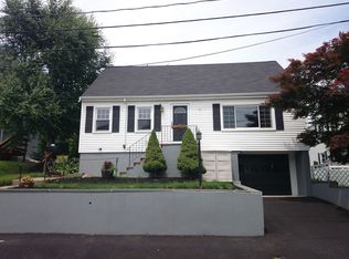 16 Mann St, West Roxbury, MA 02132