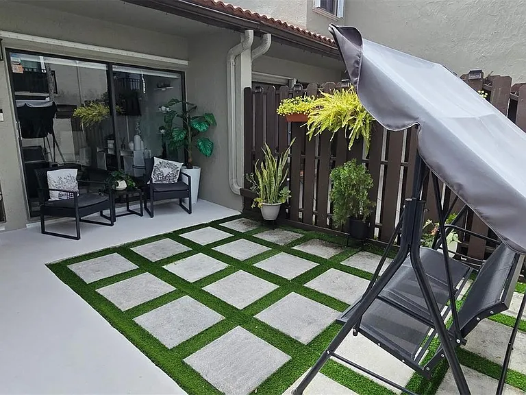 15370 SW 104th Ter #7 — Photo 3