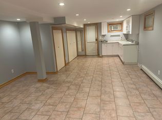 26 Duxbury Rd #BASEMENT, Great Neck, NY 11023