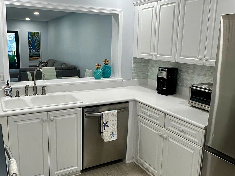 65 Pelican Pointe Dr #202 — Photo 44