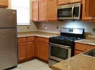 6721 S Green St #2S, Chicago, IL 60621