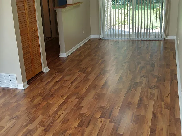 1402 Laurel Valley Dr — Photo 2